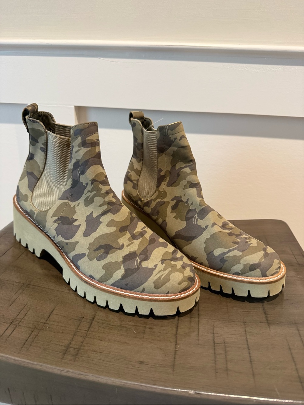 Coconuts by Matisse Camouflage Chelsea Lug Sole Ankle Boots - Green/Tan 10